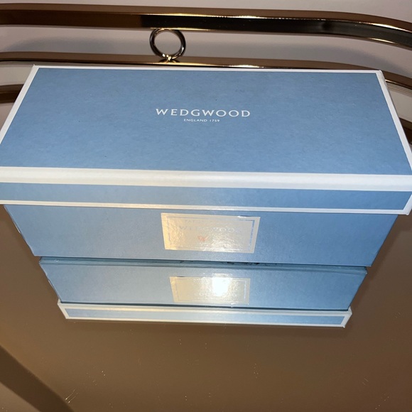 Wedgewood Fine China sugar bowl and creamer set - Picture 8 of 9